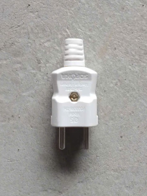 Phích Cắm Chịu Tải thân hẹp P3000W-TH