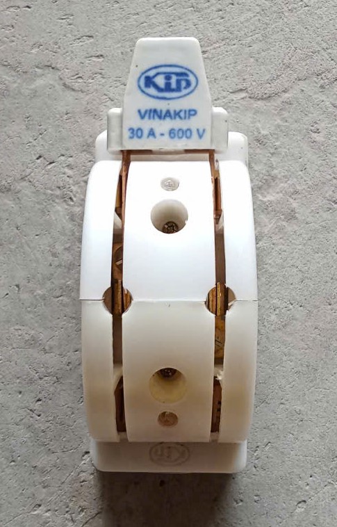 Cầu Dao Đảo Chiều 30A ( Chiếc )